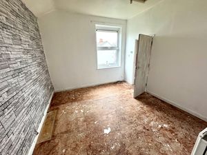 Photo 11- click for photo gallery